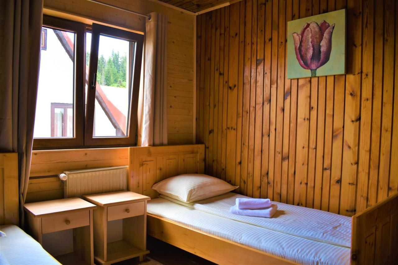 Srna Chalet - Rooms Žabljak Exteriör bild